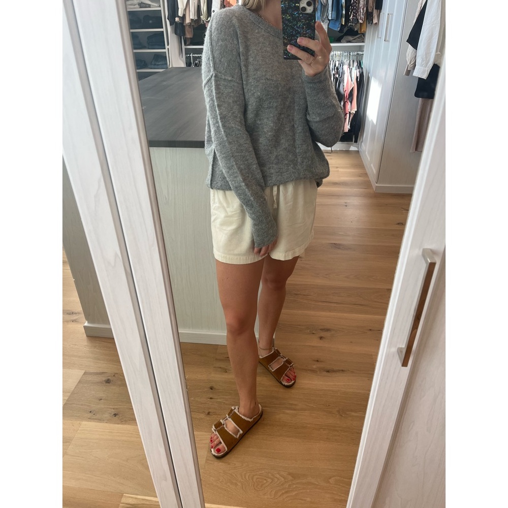 Velvet By Graham & Spencer Grey Cashmere Sweater